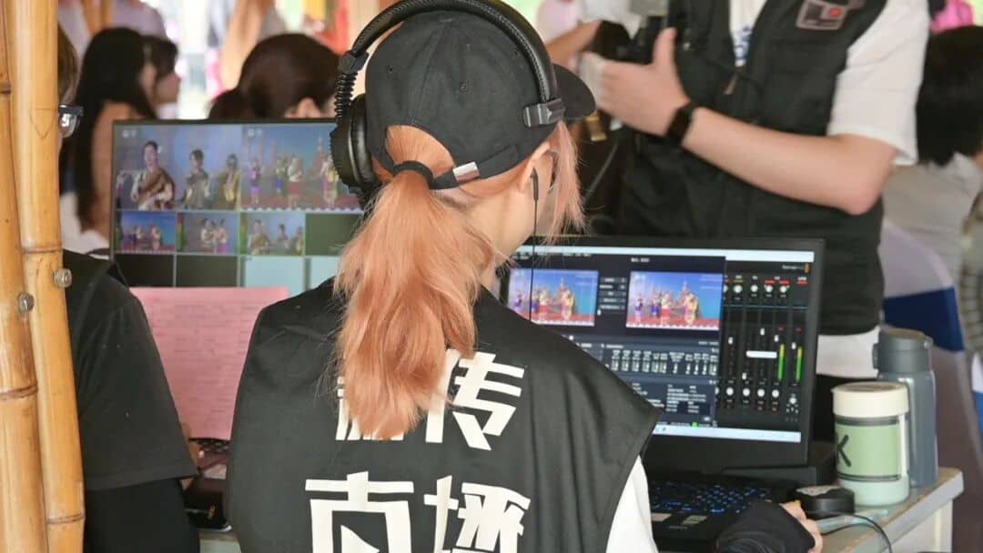 XinChuan Studio monitoring livestream audio and video output through OBS and switcher screens